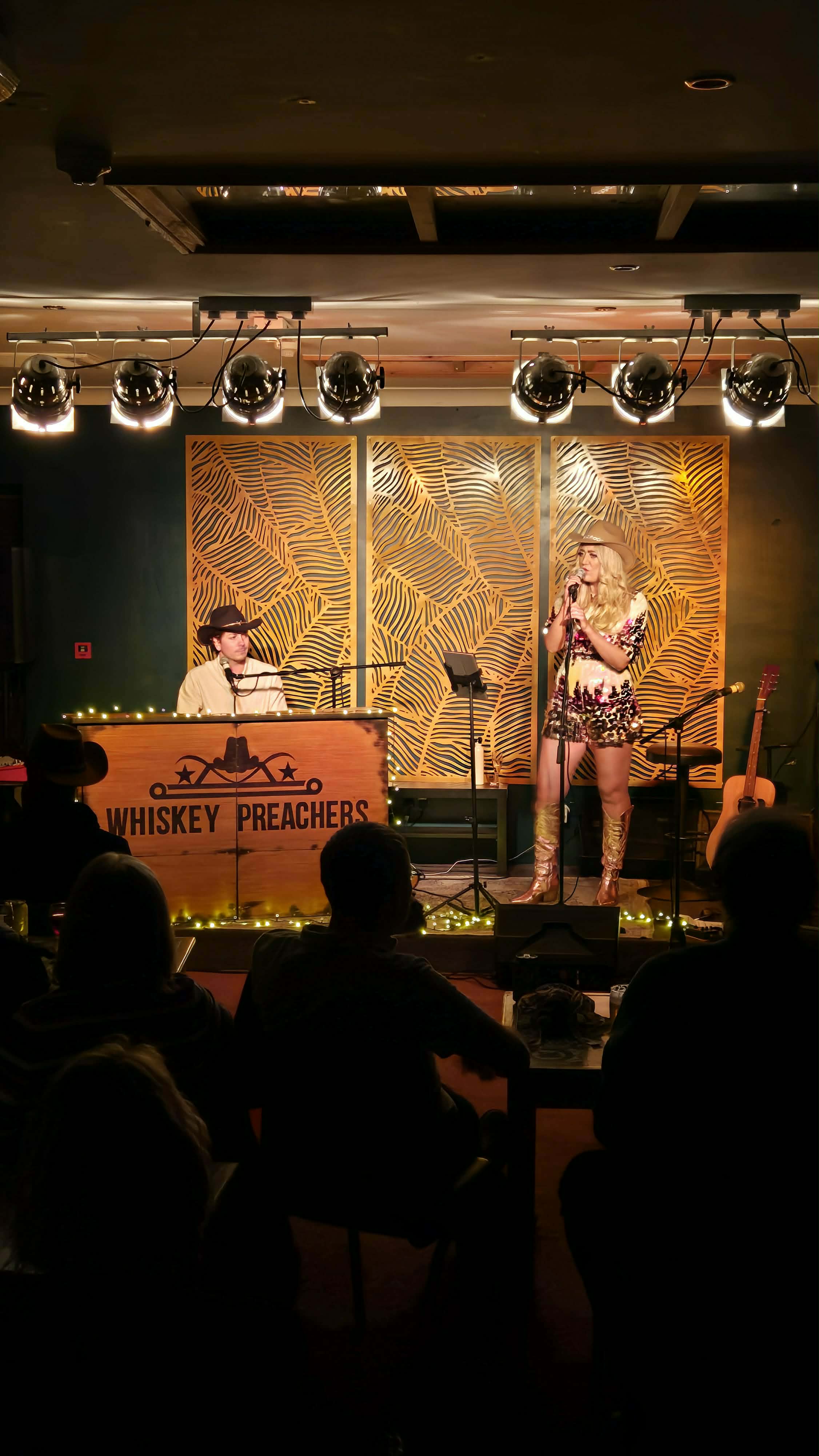 364b2107-df4d-4f04-820e-9271c5928363